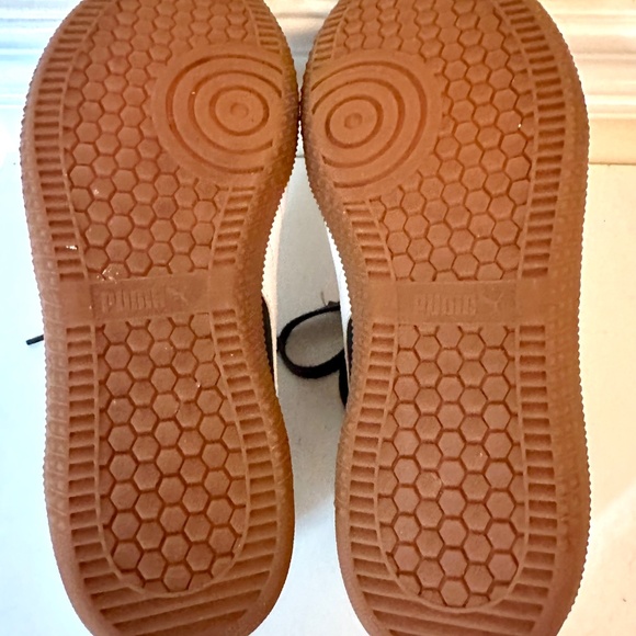 EUC - Puma - Men’s Super Liga - US Size 8 / EUR Size 40 - New Navy/White - Picture 7 of 9